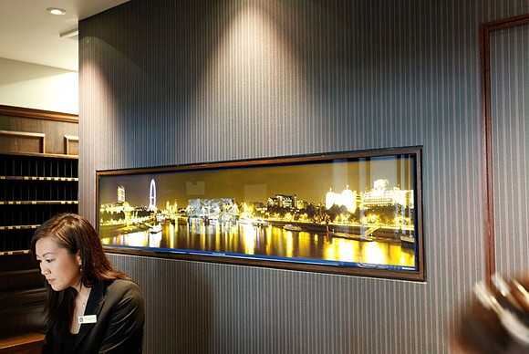 PhotoGlassWorks Back Lit, 2.5m x 0.5m, Mornington Hotel, London